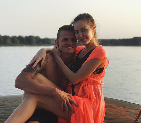 Невеста Дмитрия Тарасова опубликовала «беременное» фото.