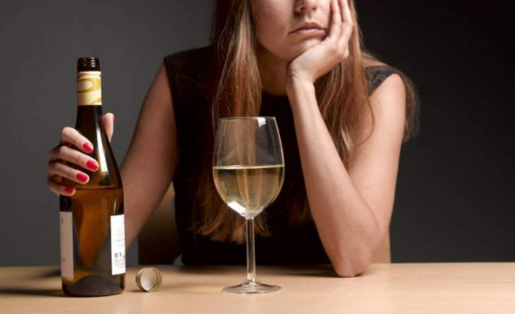 Употребление алкоголя приводит к ранней деменции мозга