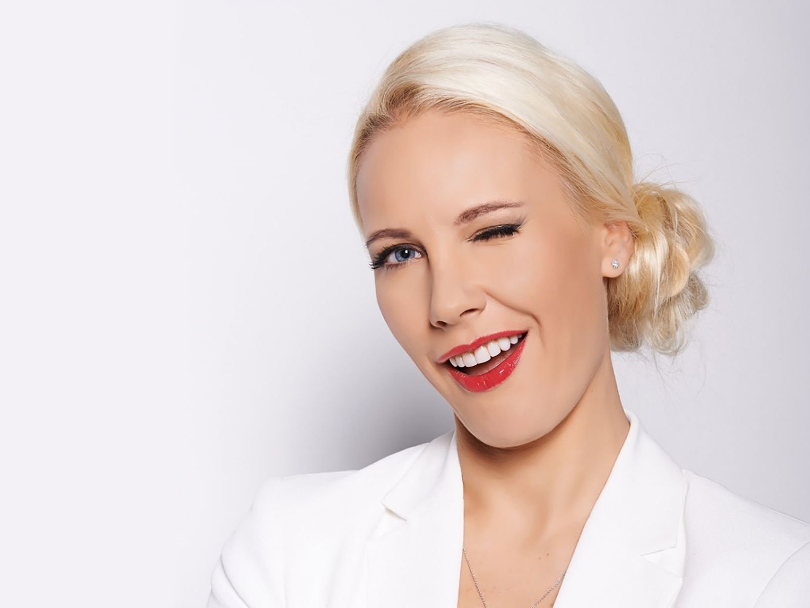 8 самых умных блондинок российского шоу-бизнеса