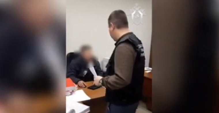 Следователи проводят обыск в офисе золотодобывающей артели в Красноярске