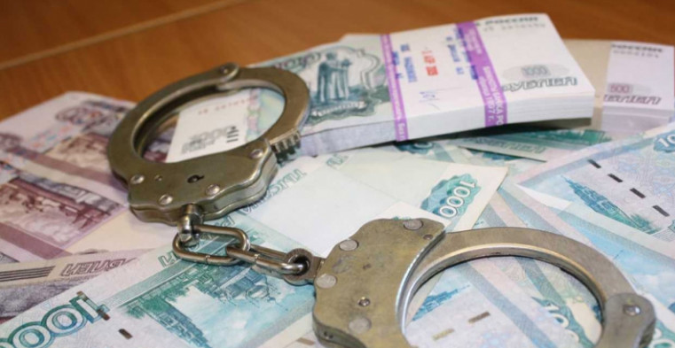 В Хабаровске 20-летний замдиректора торговой сети проиграл 1 млн руб из кассы предприятия