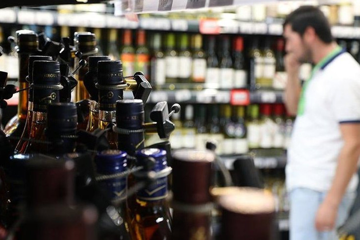 С 1 января повысятся минимальные цены в рознице на водку, коньяк и шампанское