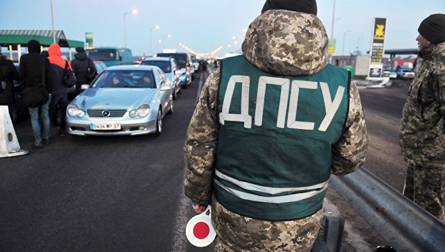 На въезде на Украину из ЕС образовались километровые очереди из автомобилей