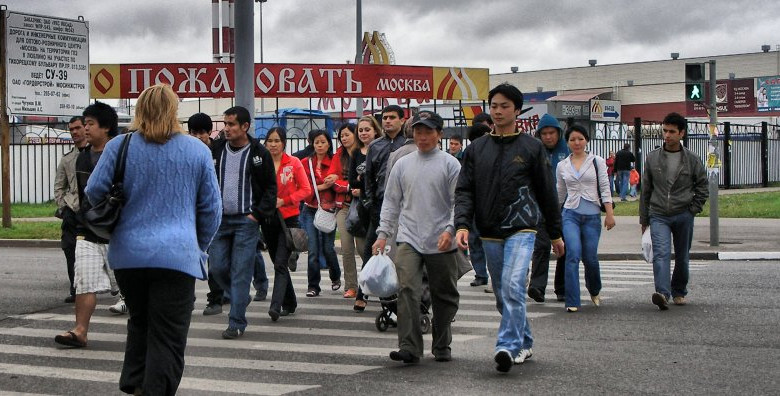 Китайцы массово едут в РФ для поиска жен.