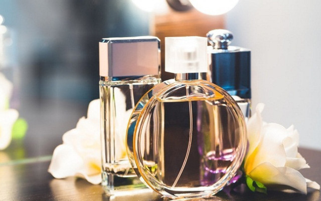 Правильное хранение парфюмерии способно продлить срок годности
