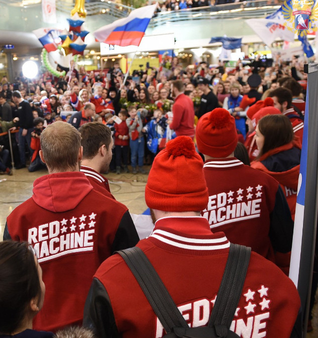 Жаркая встреча, несмотря на мороз, ждала российских олимпийцев в аэропорту «Шереметьево»