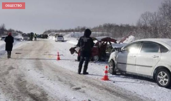 В СК выясняют обстоятельства ДТП с 11 авто в Мурманской области, в котором погиб ребенок