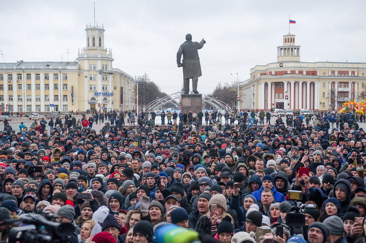 Жители Кемерово потребовали на митинге отставки властей