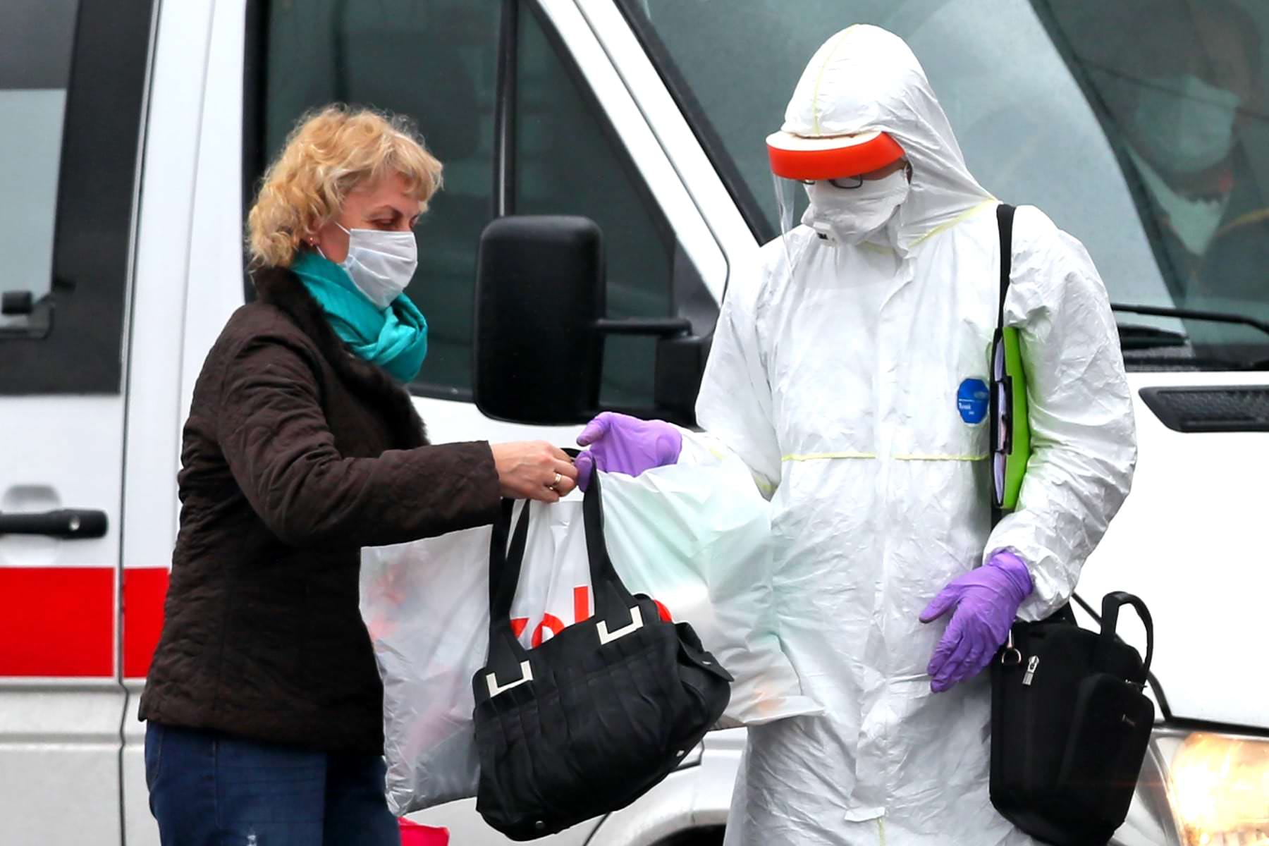Эпидемия победила: коронавирус заразил рекордное число людей в России и в мире